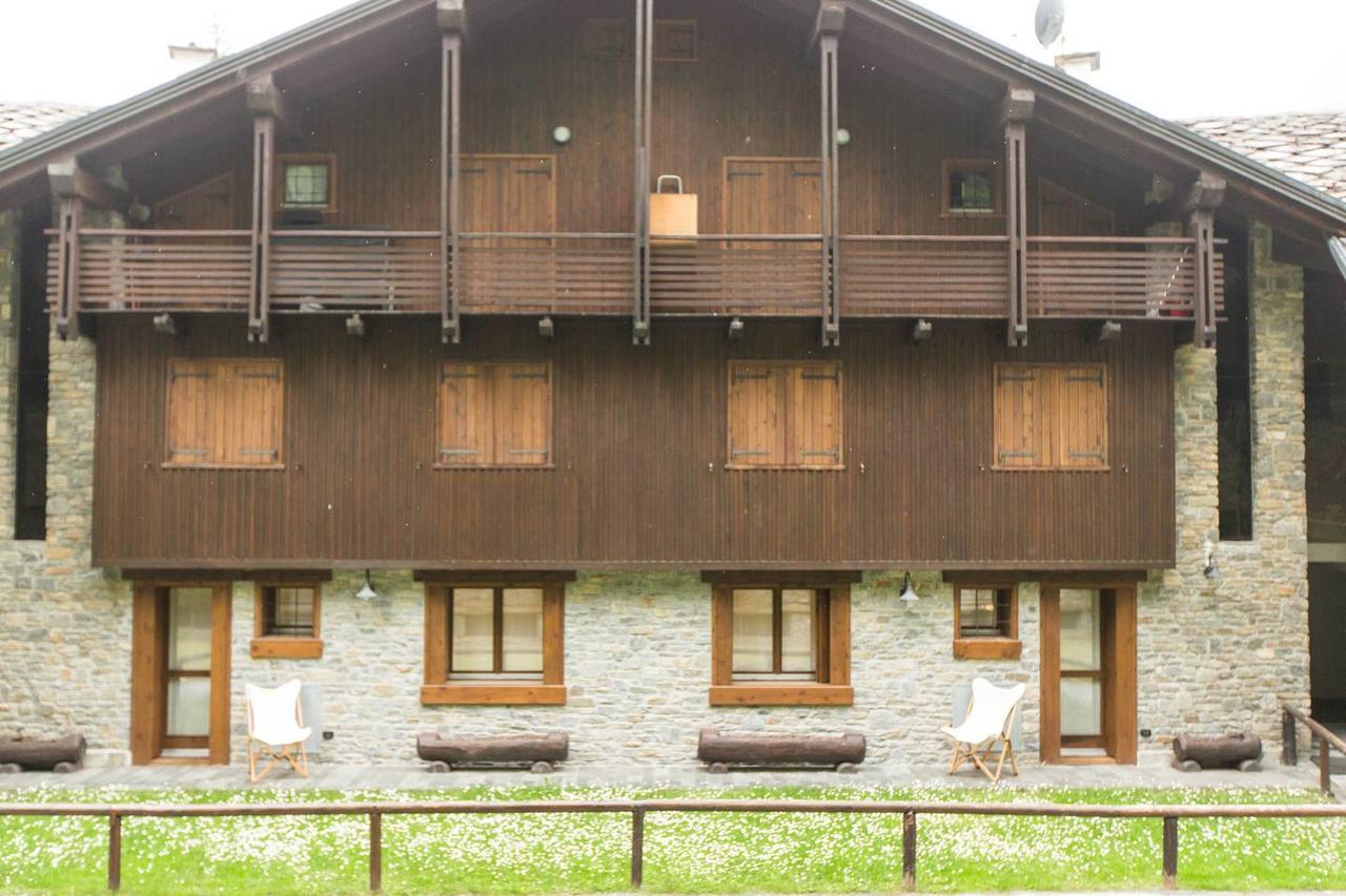 Joivy Superb Apartments For 6 With Mountain View And Garden In Courmayeur Kültér fotó