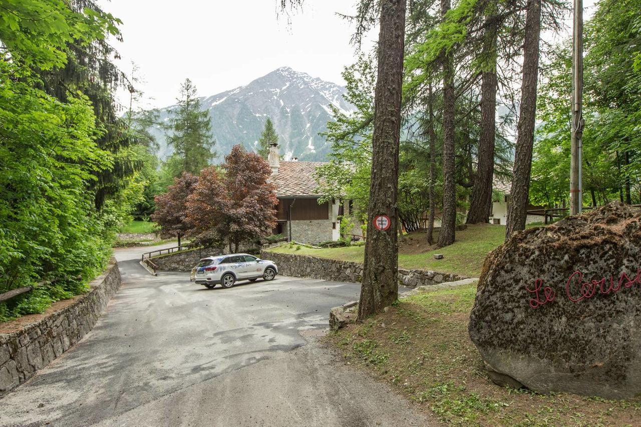 Joivy Superb Apartments For 6 With Mountain View And Garden In Courmayeur Kültér fotó
