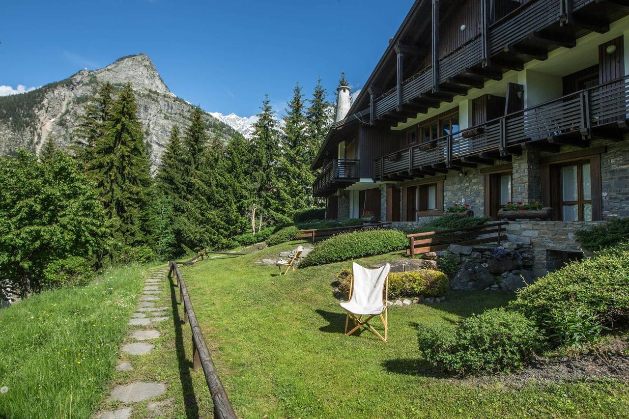 Joivy Superb Apartments For 6 With Mountain View And Garden In Courmayeur Kültér fotó