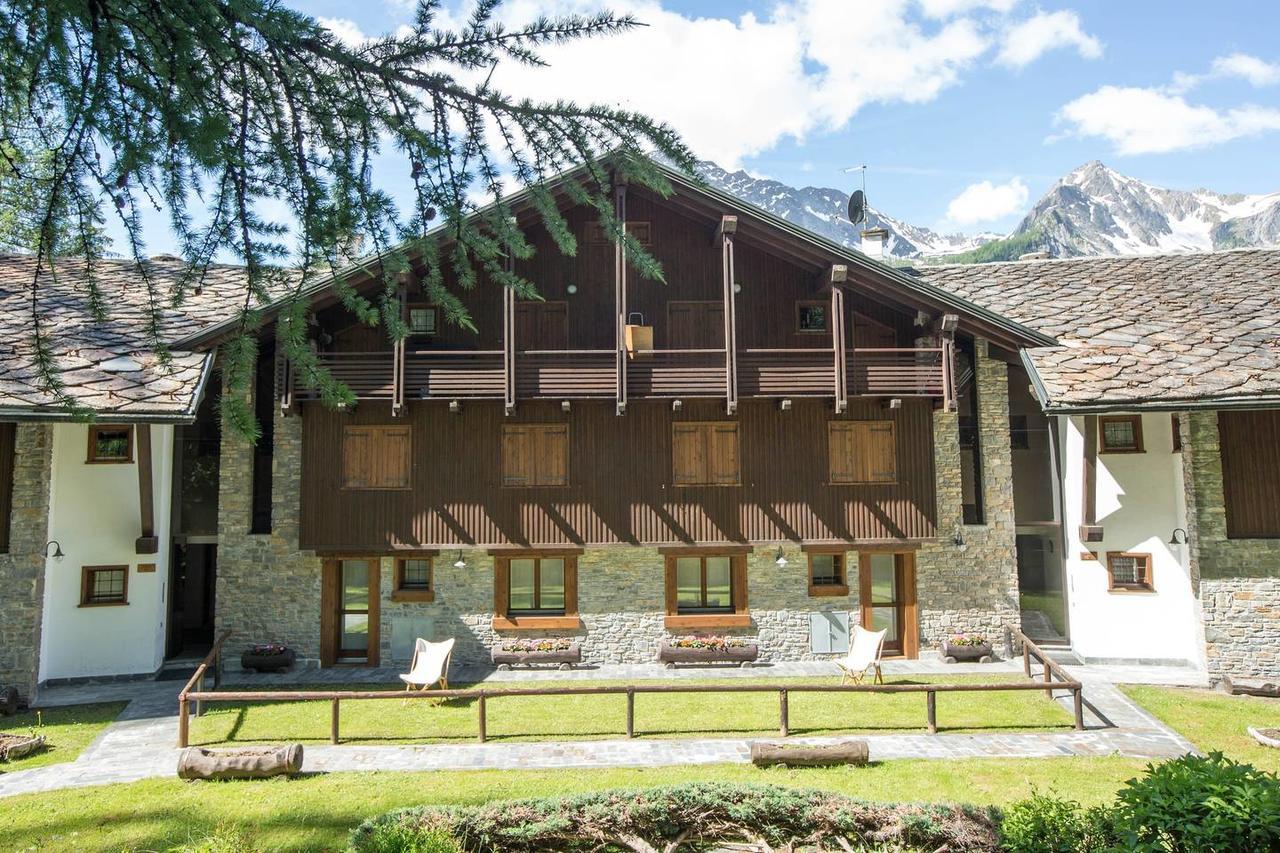 Joivy Superb Apartments For 6 With Mountain View And Garden In Courmayeur Kültér fotó