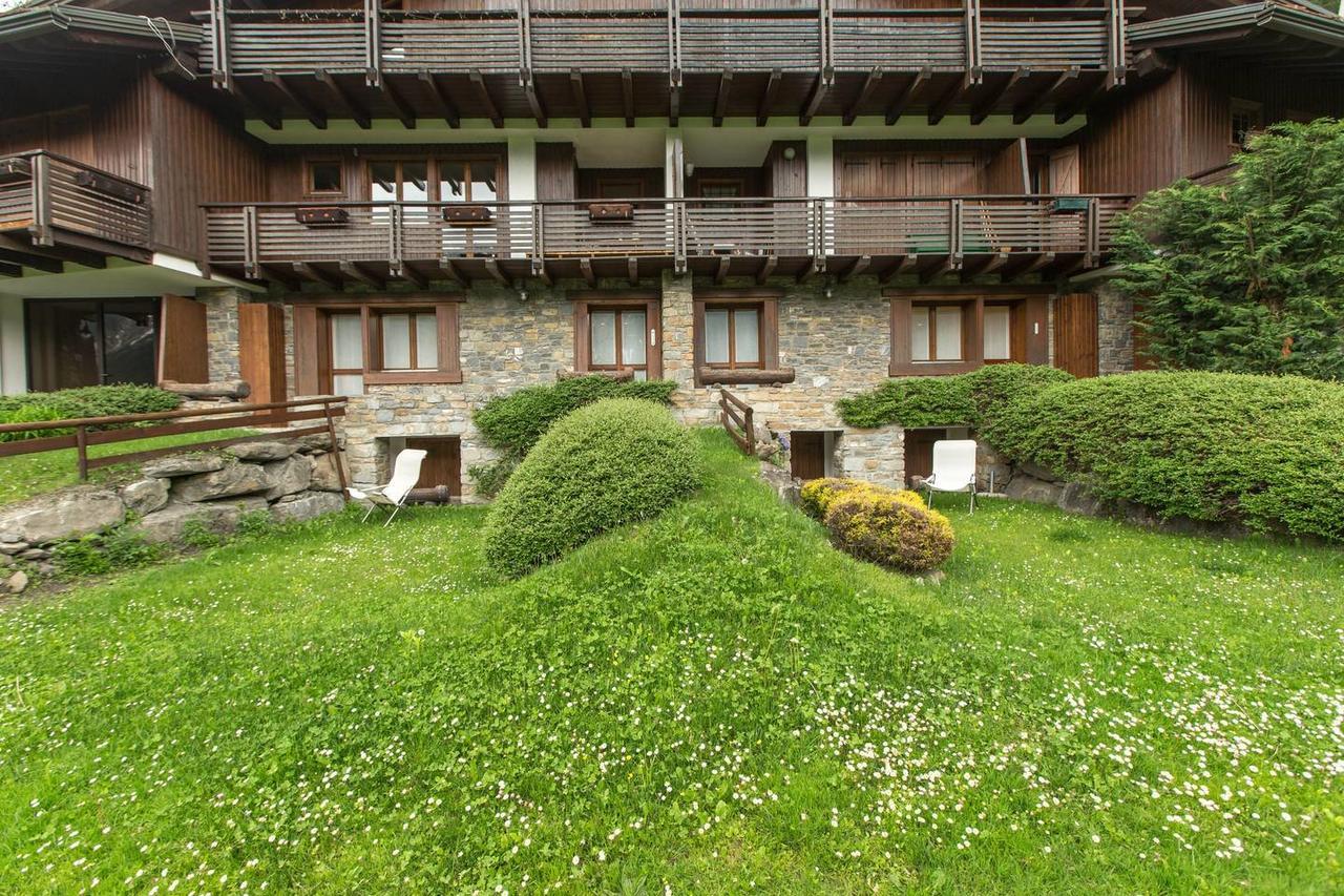 Joivy Superb Apartments For 6 With Mountain View And Garden In Courmayeur Kültér fotó